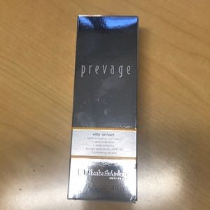 Elizabeth Arden city smart spf 50